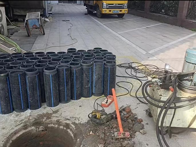 辽阳PE置换管厂家 DN315置换管 非开挖管短管置换